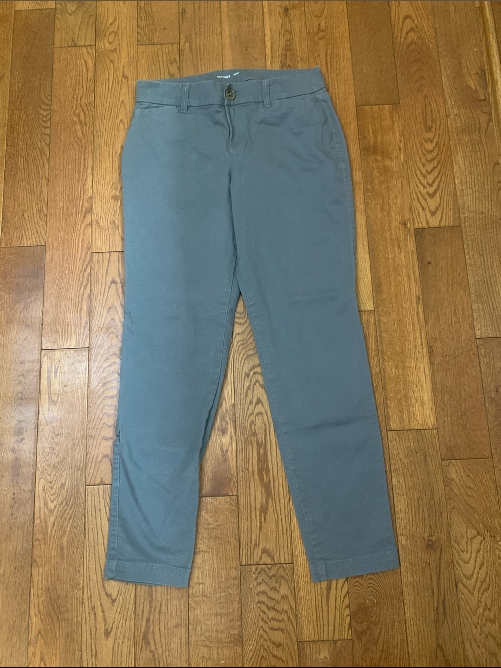 Old navy skinny chino 2 short gray